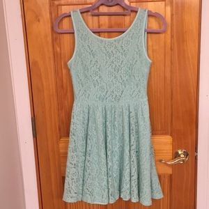 Forever 21 Lined Lace Dress- Junior S